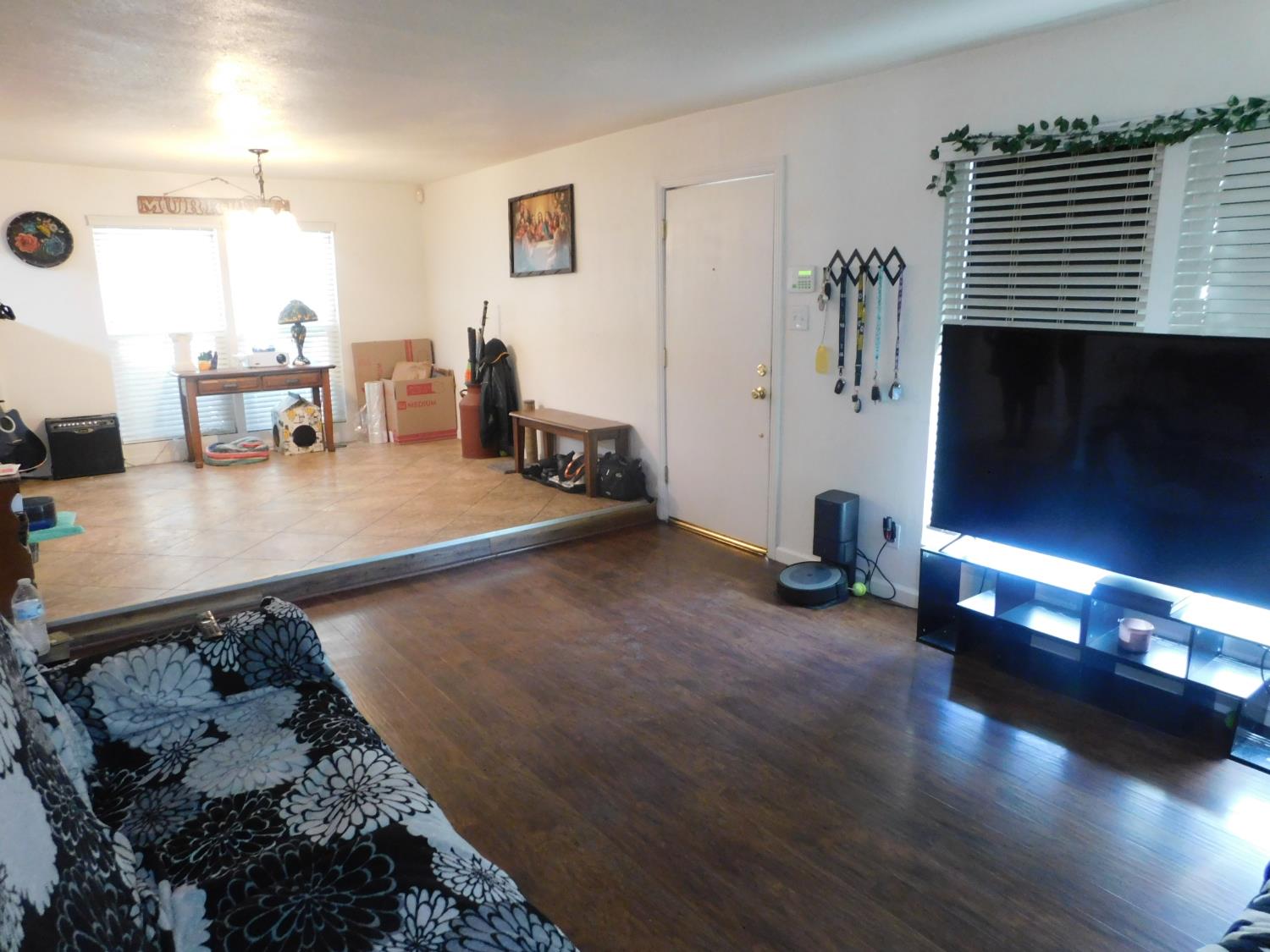 543 E Fountain Way, Fresno, CA 93704