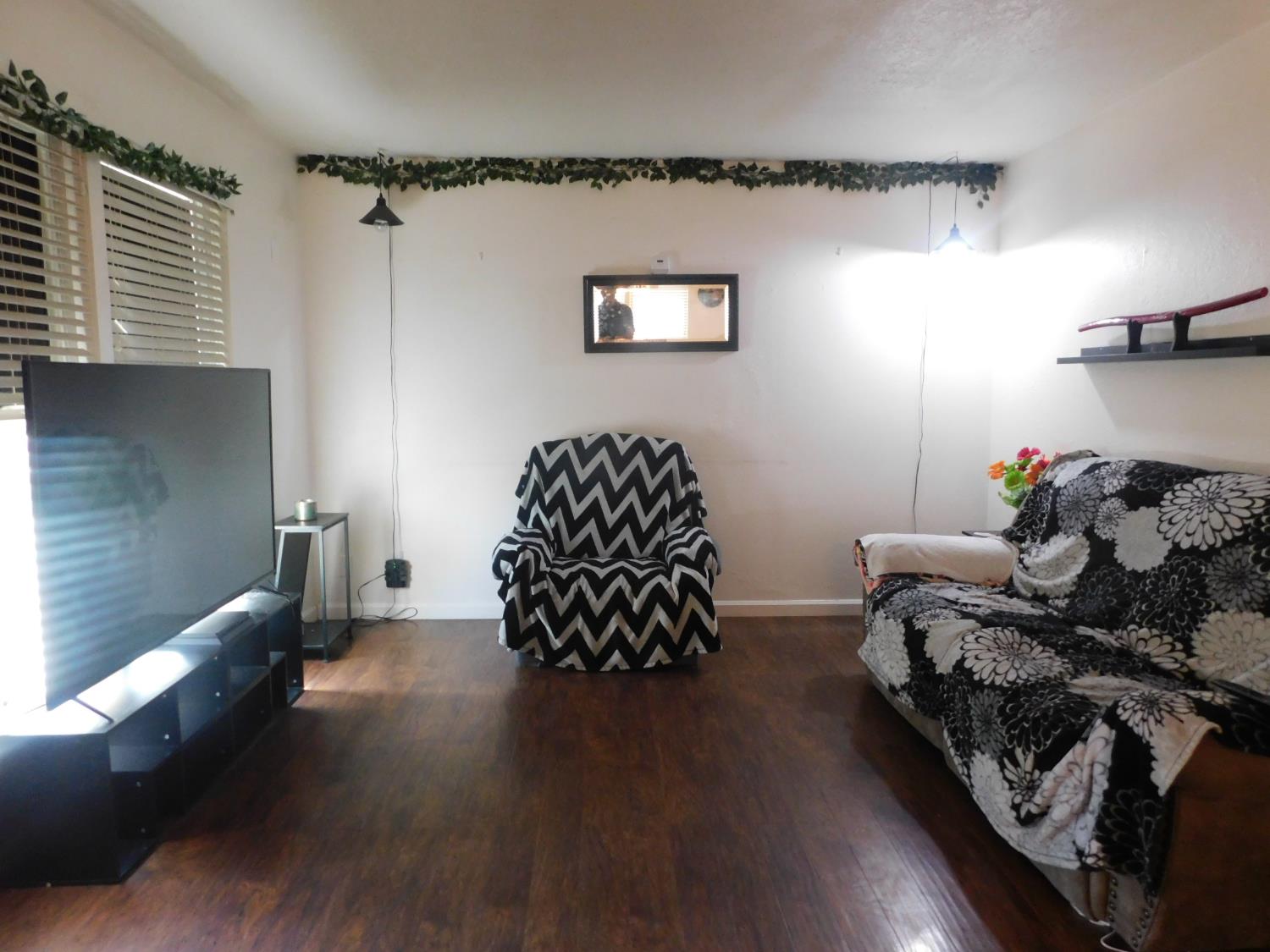 543 E Fountain Way, Fresno, CA 93704