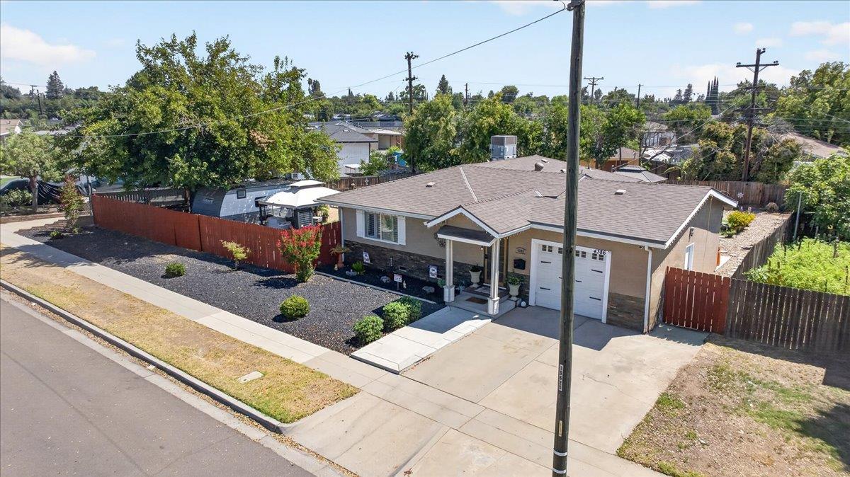 4386 N West Ave, Fresno, CA 93705