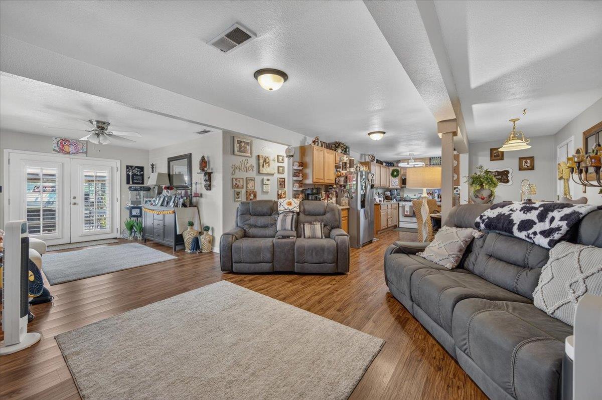 4386 N West Ave, Fresno, CA 93705