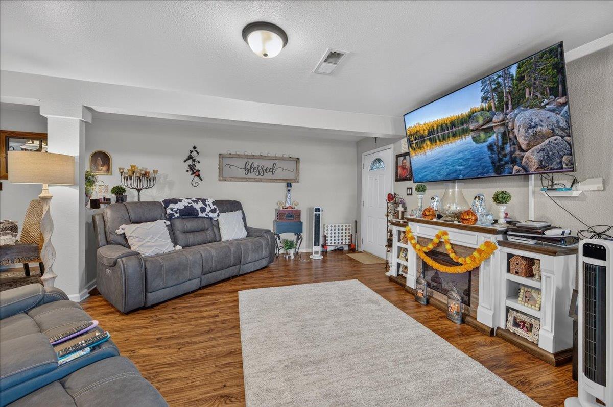 4386 N West Ave, Fresno, CA 93705