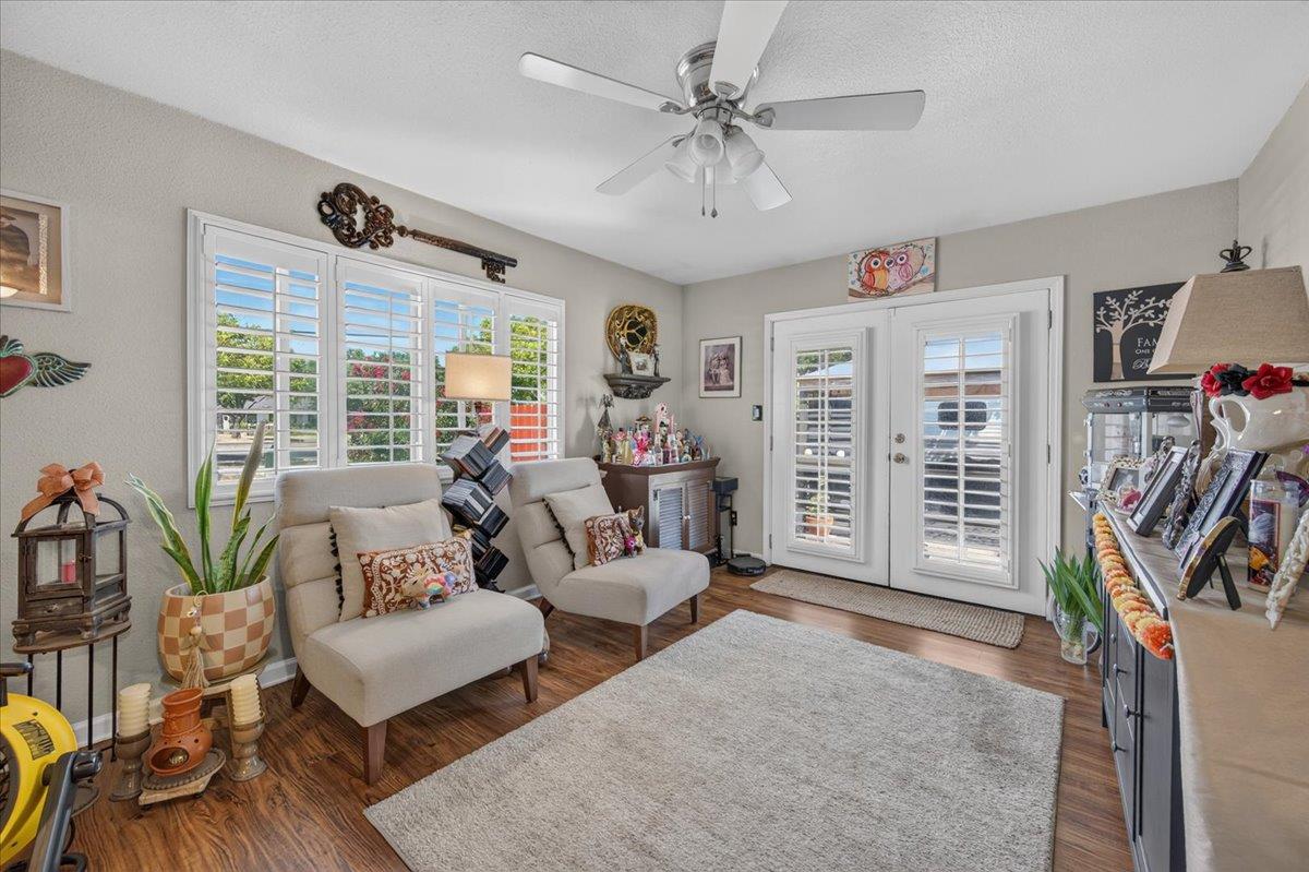 4386 N West Ave, Fresno, CA 93705
