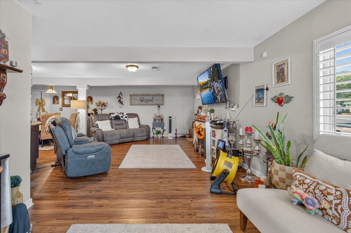 4386 N West Ave, Fresno, CA 93705