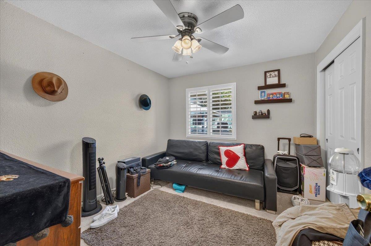 4386 N West Ave, Fresno, CA 93705