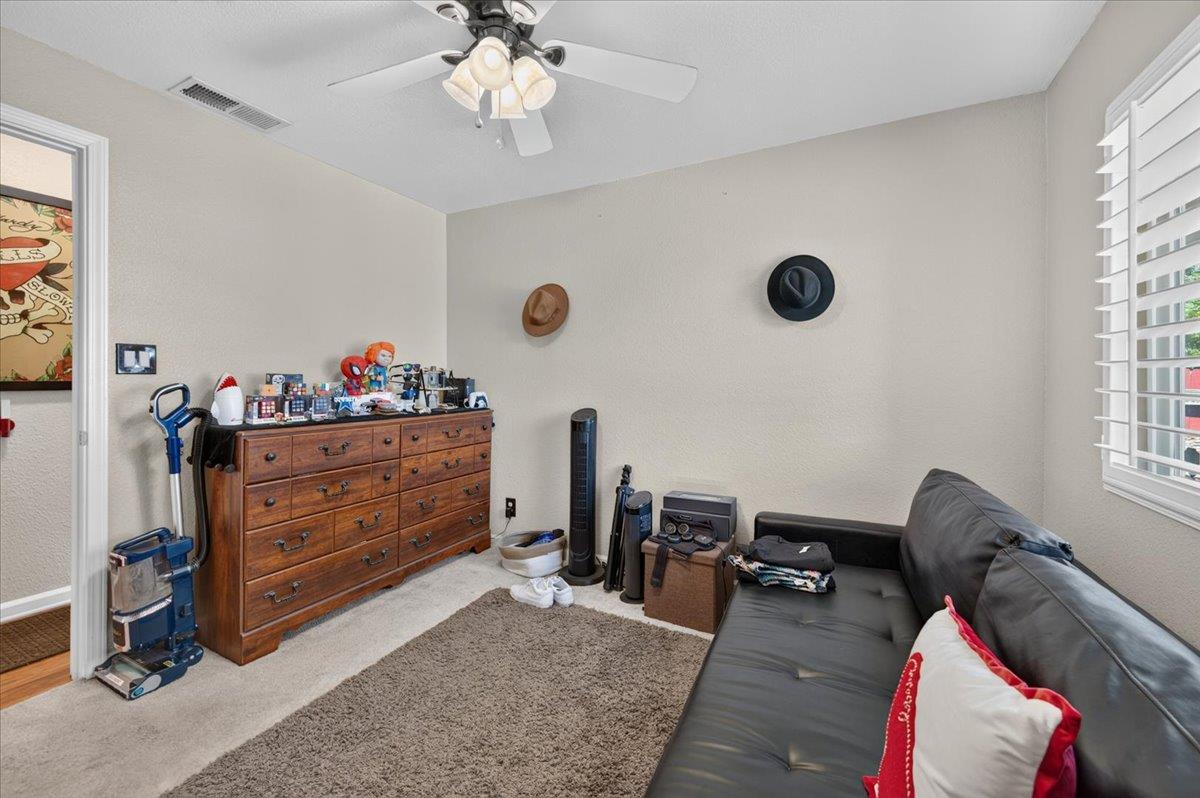 4386 N West Ave, Fresno, CA 93705