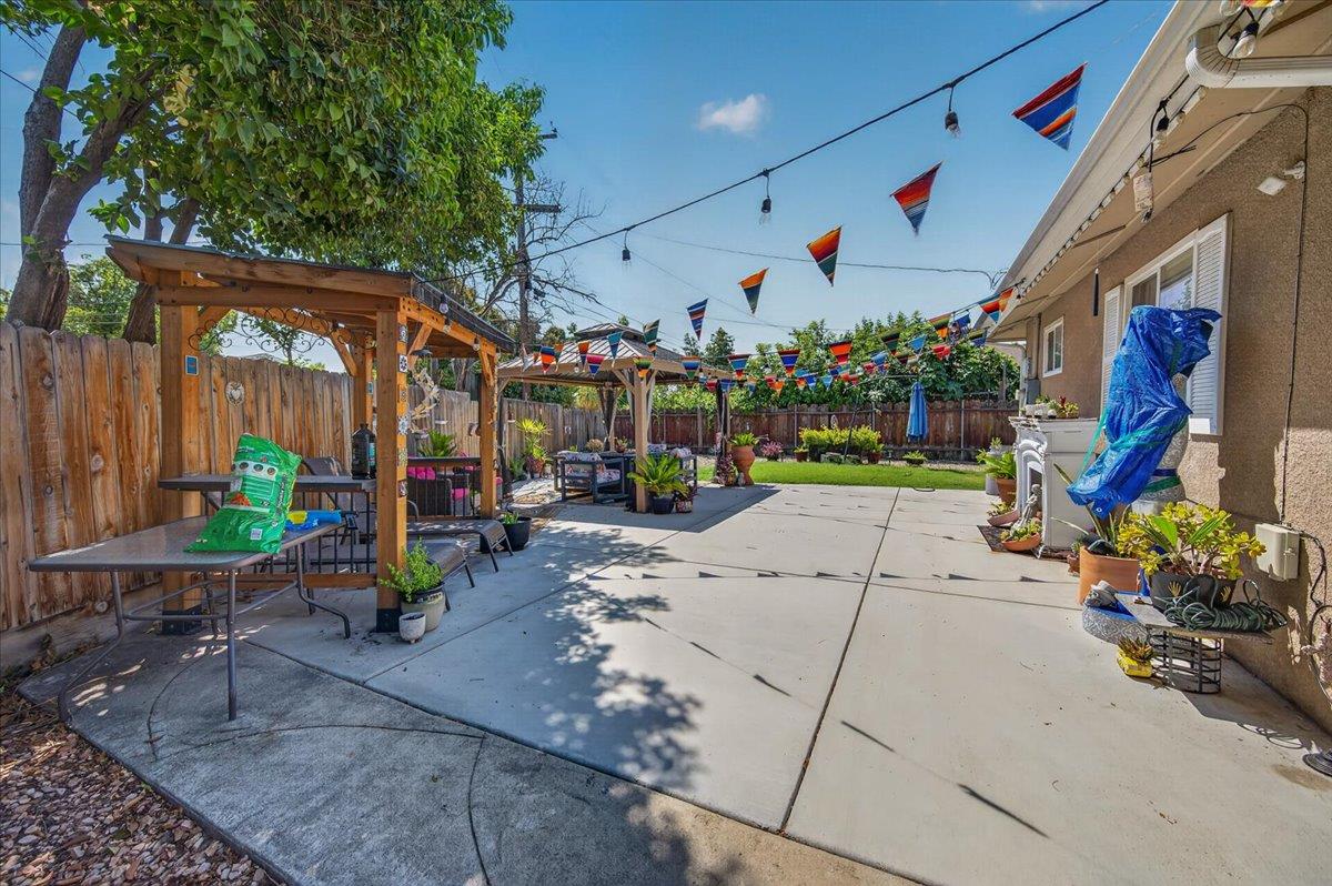 4386 N West Ave, Fresno, CA 93705