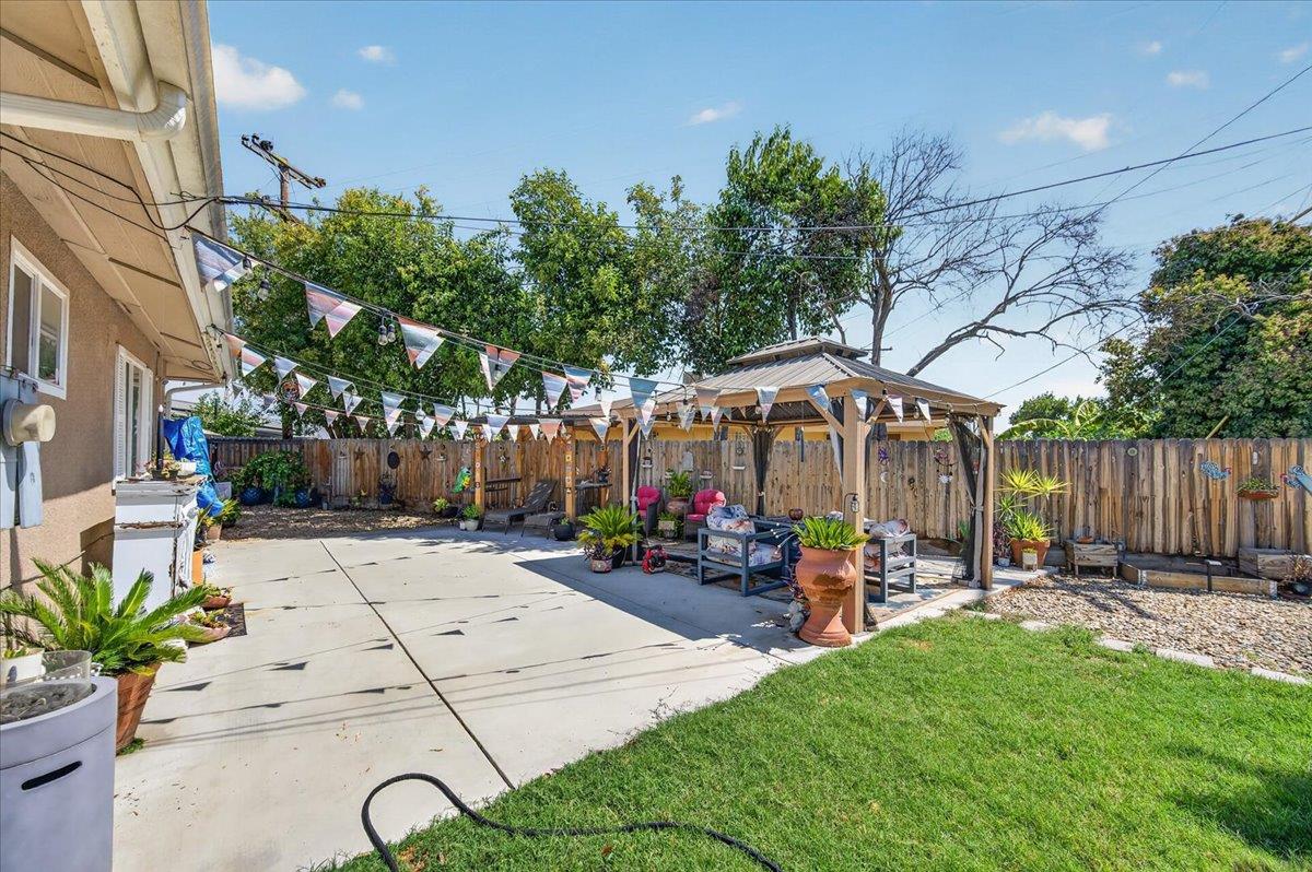 4386 N West Ave, Fresno, CA 93705