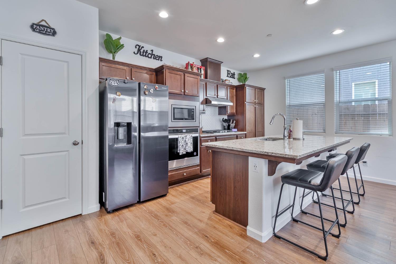915 Winchell Way W, Madera, CA 93636