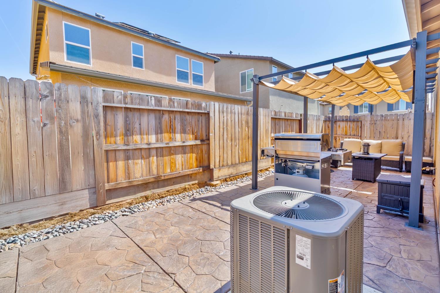 915 Winchell Way W, Madera, CA 93636