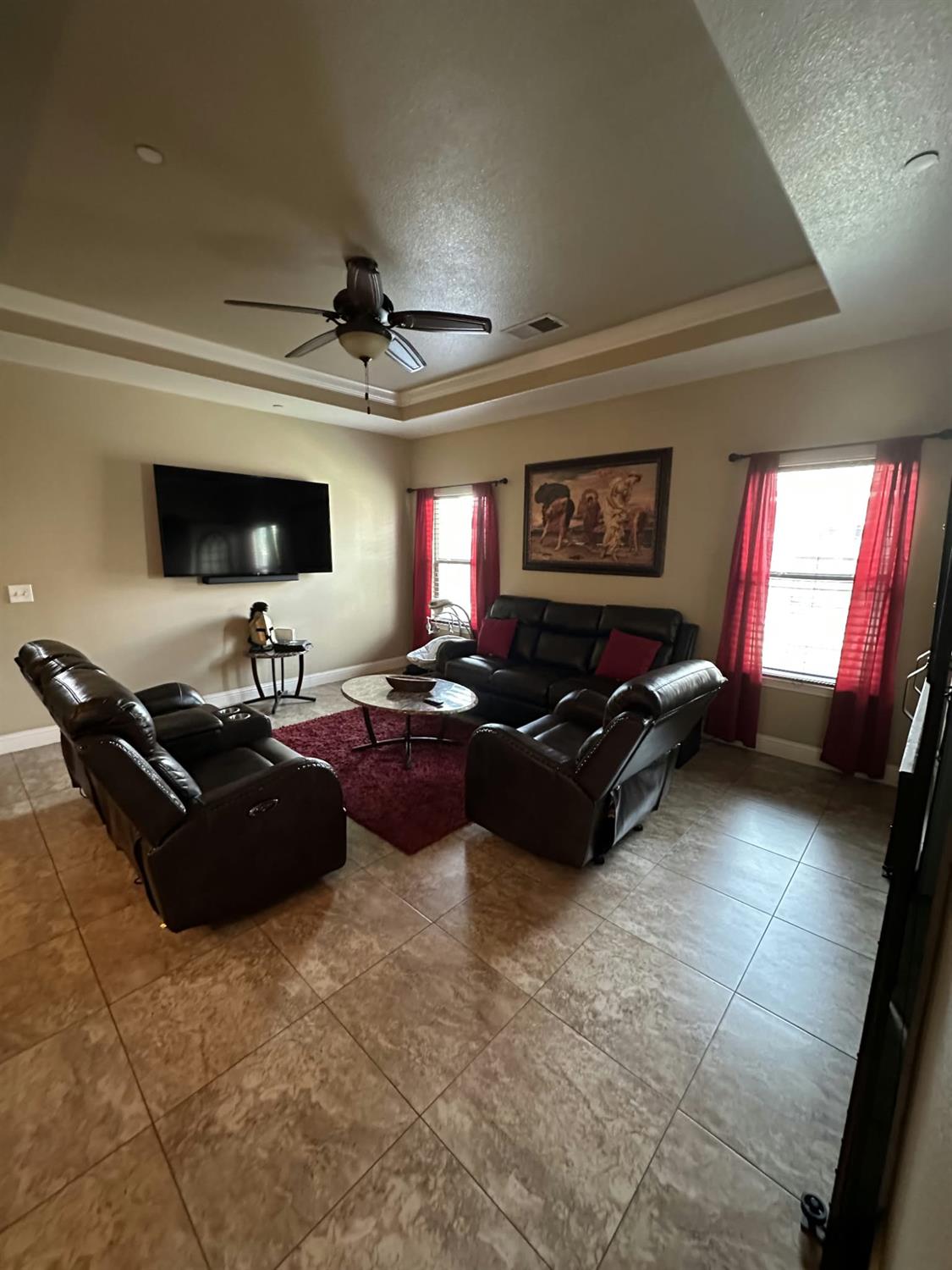669 Ficklin Dr, Madera, CA 93637