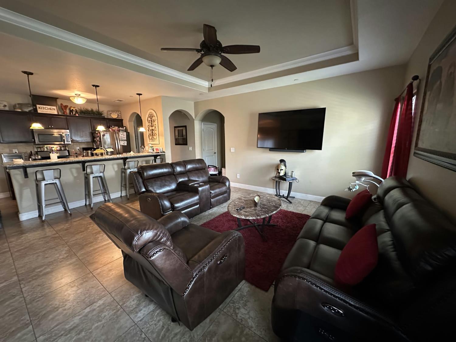 669 Ficklin Dr, Madera, CA 93637