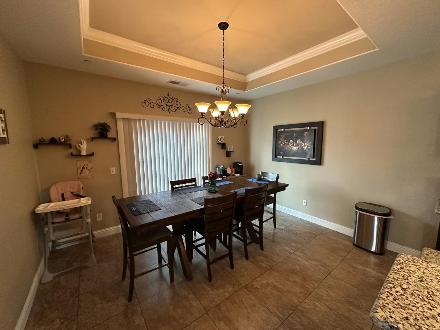 669 Ficklin Dr, Madera, CA 93637