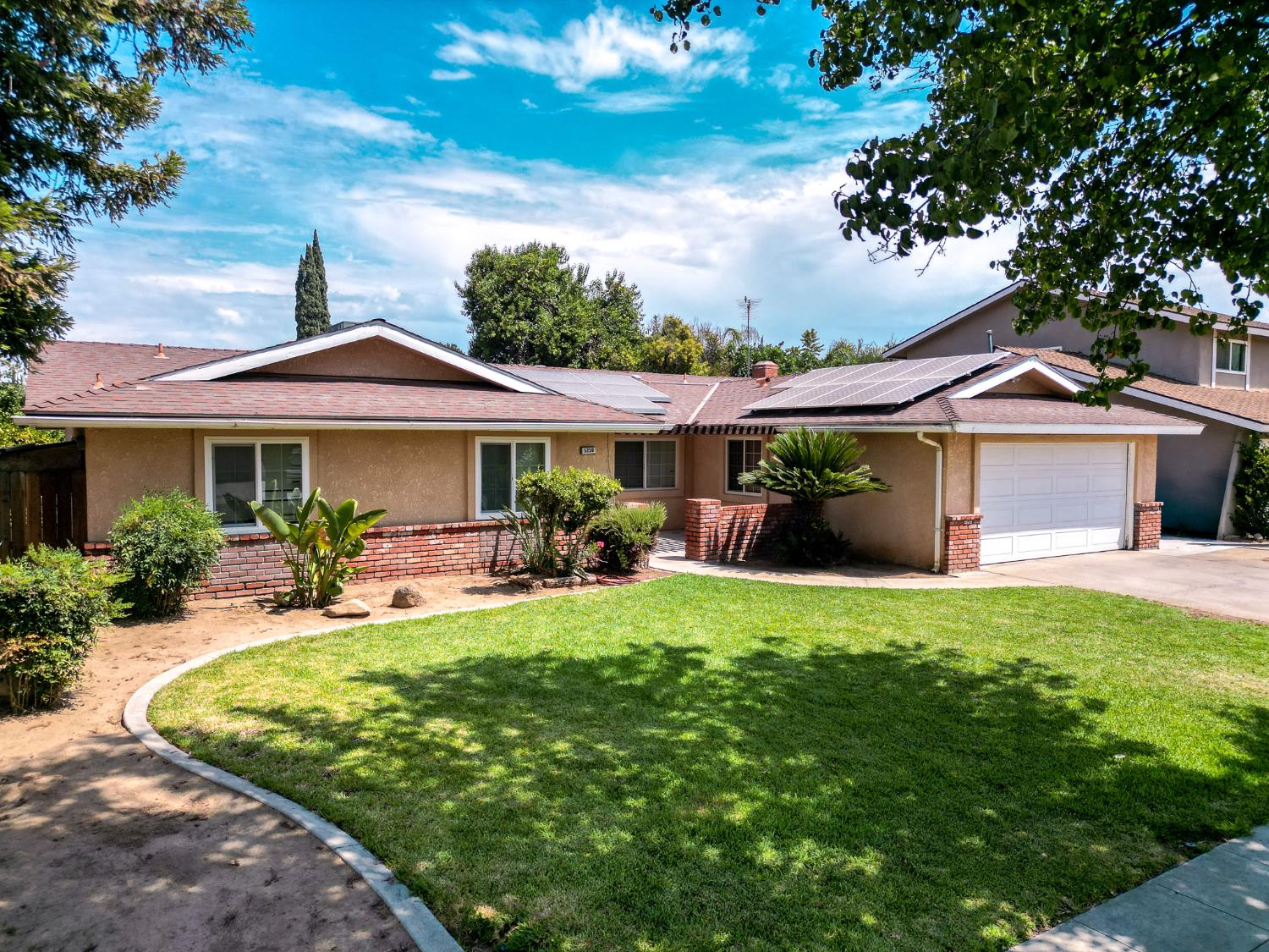 5259 E Inyo St, Fresno, CA 93727