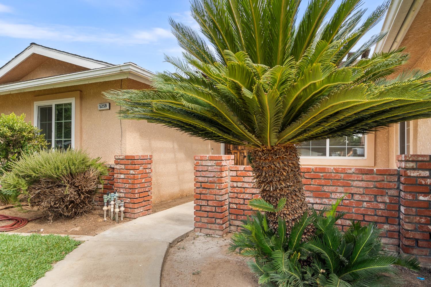 5259 E Inyo St, Fresno, CA 93727