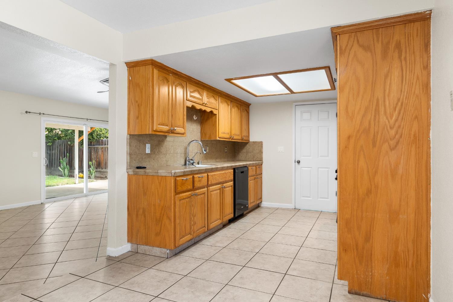 5259 E Inyo St, Fresno, CA 93727
