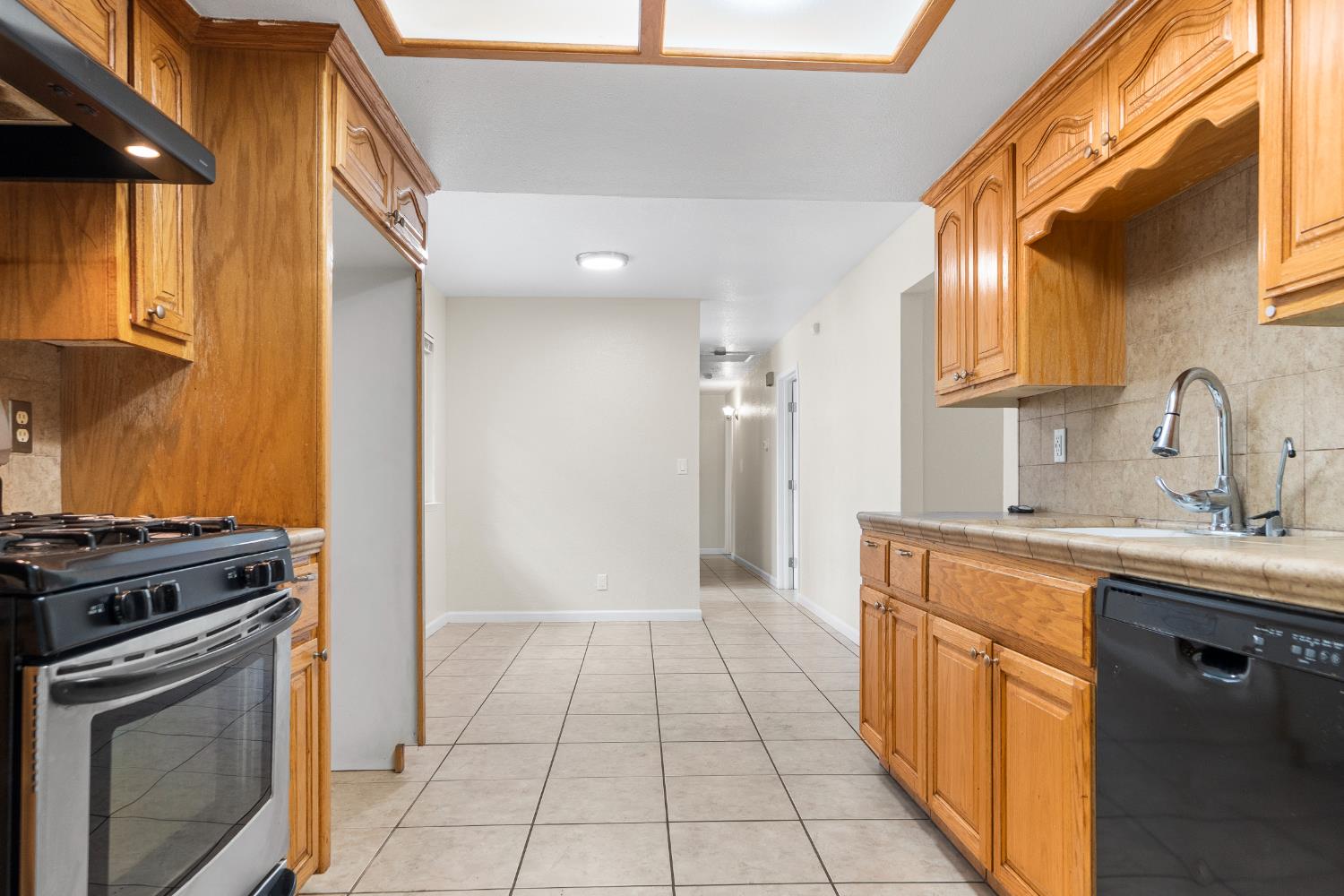 5259 E Inyo St, Fresno, CA 93727