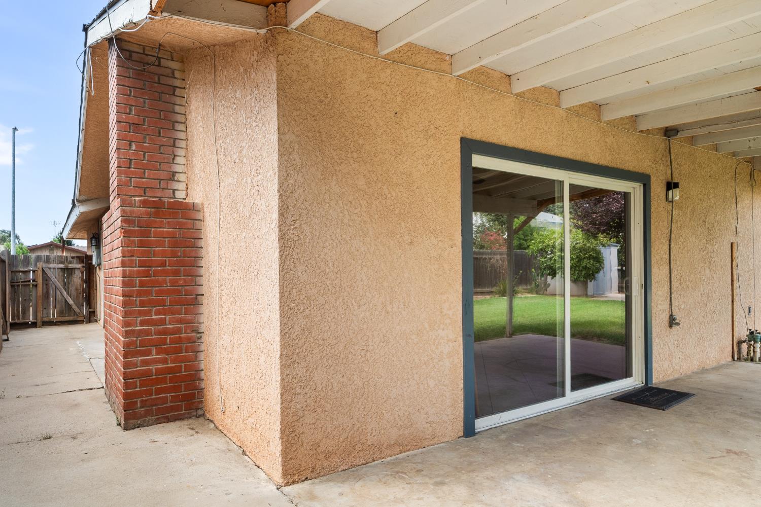 5259 E Inyo St, Fresno, CA 93727