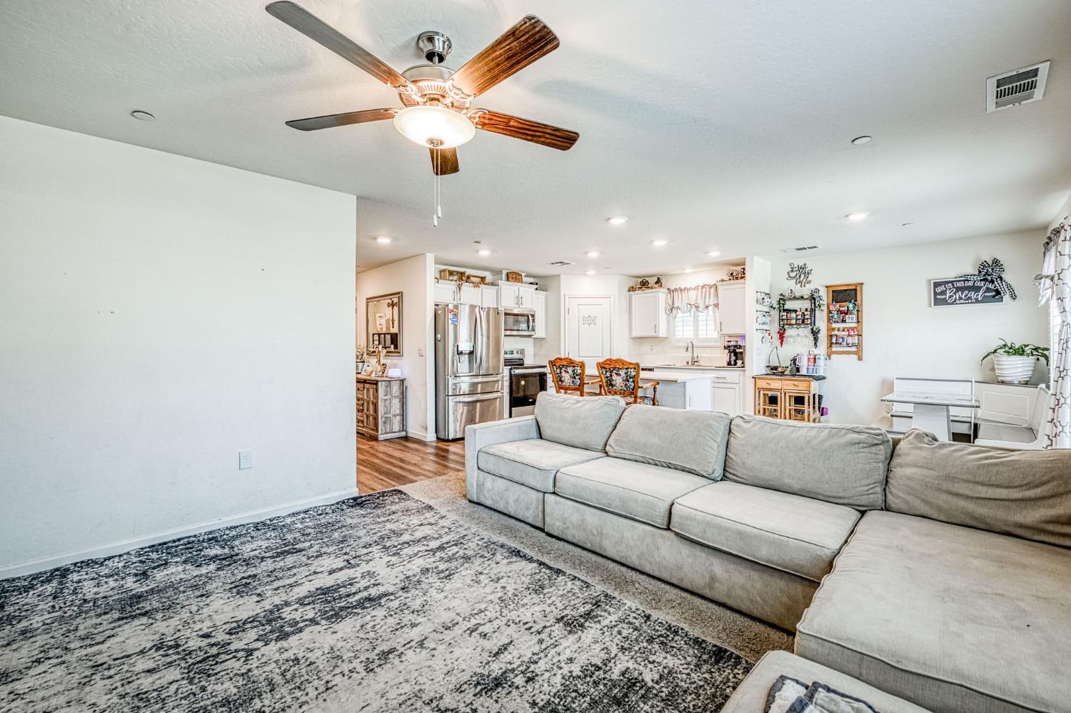 1963 Cottle, Sanger, CA 93657