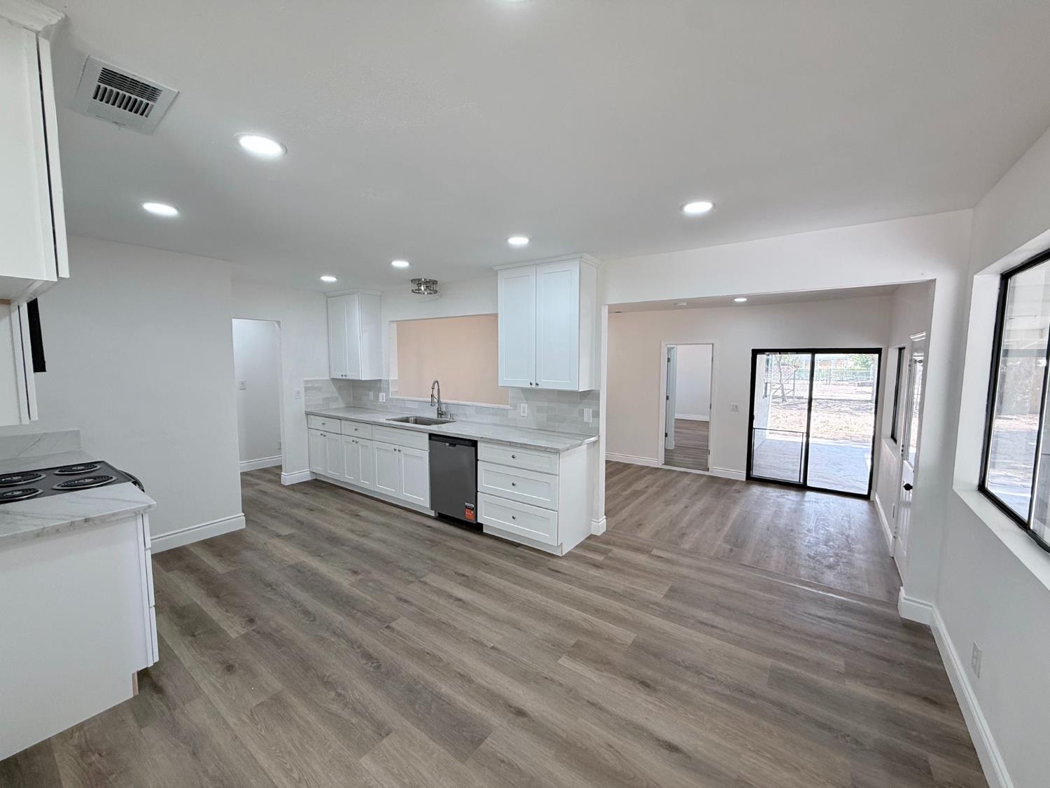 6927 W Yale Ave, Fresno, CA 93723