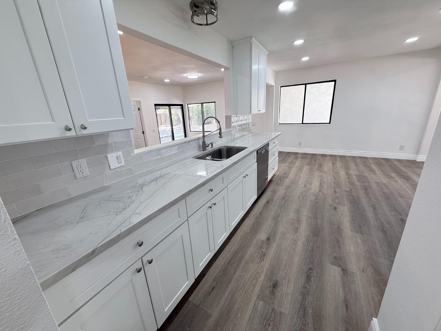 6927 W Yale Ave, Fresno, CA 93723