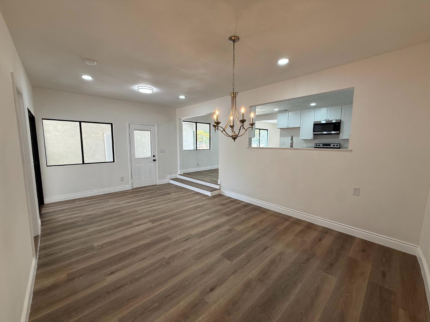 6927 W Yale Ave, Fresno, CA 93723