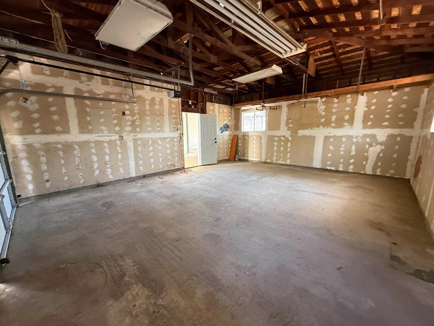 6927 W Yale Ave, Fresno, CA 93723
