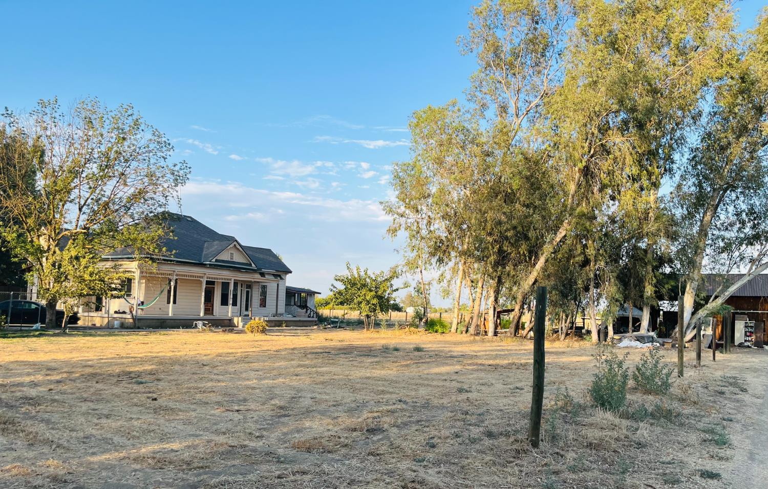 15677 Betters Rd, Madera, CA 93638