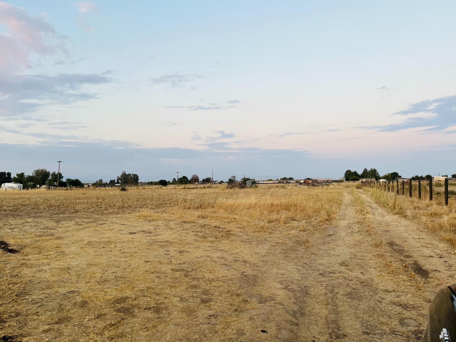 15677 Betters Rd, Madera, CA 93638