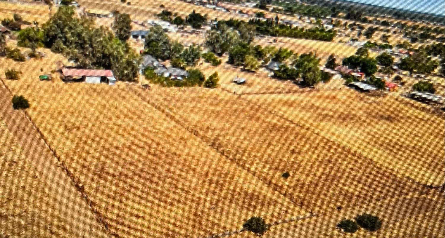 15677 Betters Rd, Madera, CA 93638