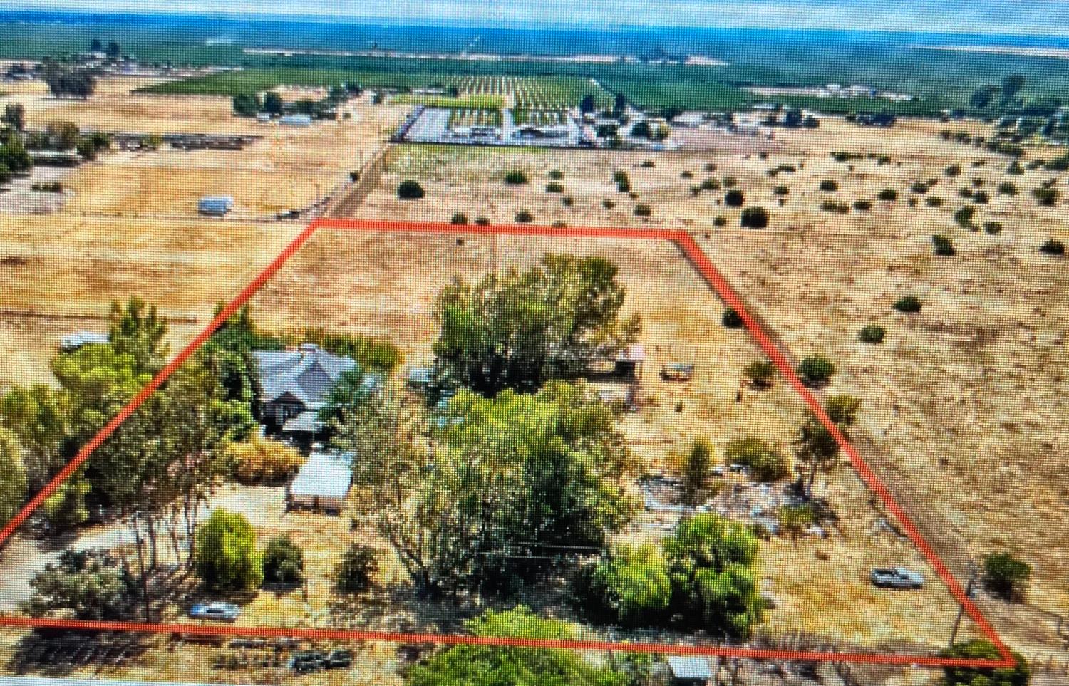 15677 Betters Rd, Madera, CA 93638