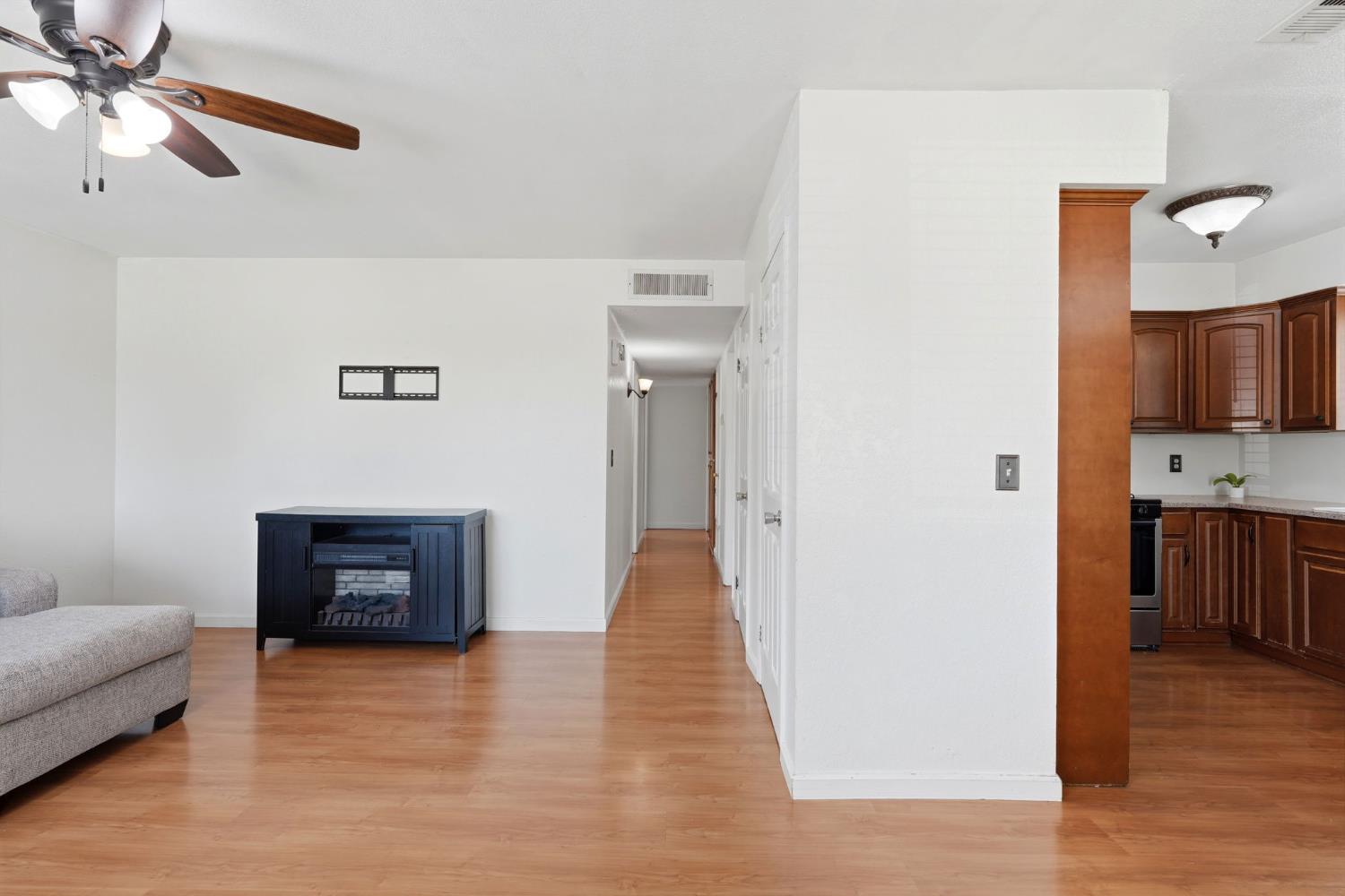 10856 Malta St, Hanford, CA 93230