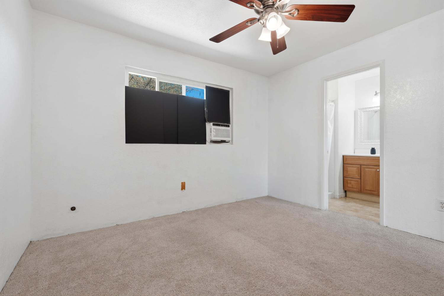 10856 Malta St, Hanford, CA 93230