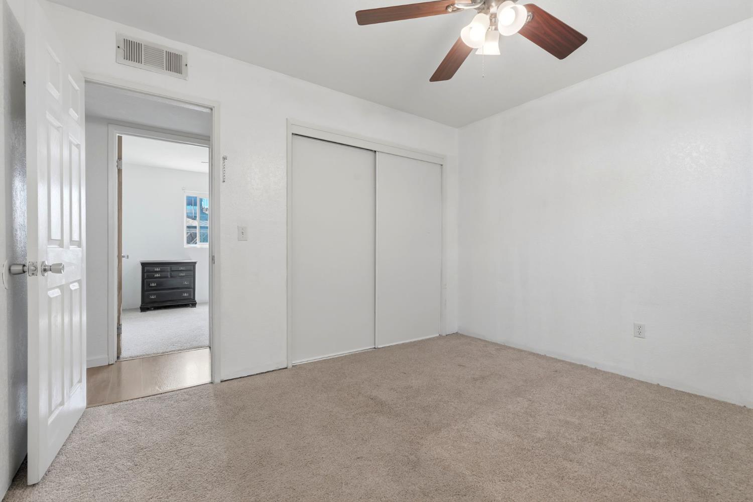 10856 Malta St, Hanford, CA 93230