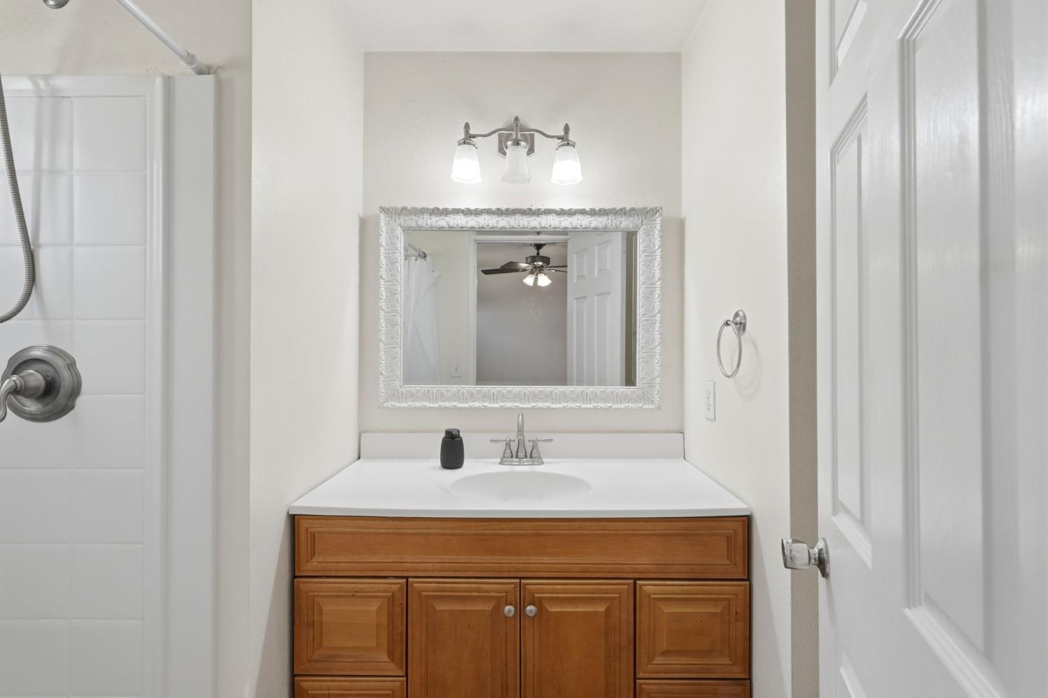 10856 Malta St, Hanford, CA 93230