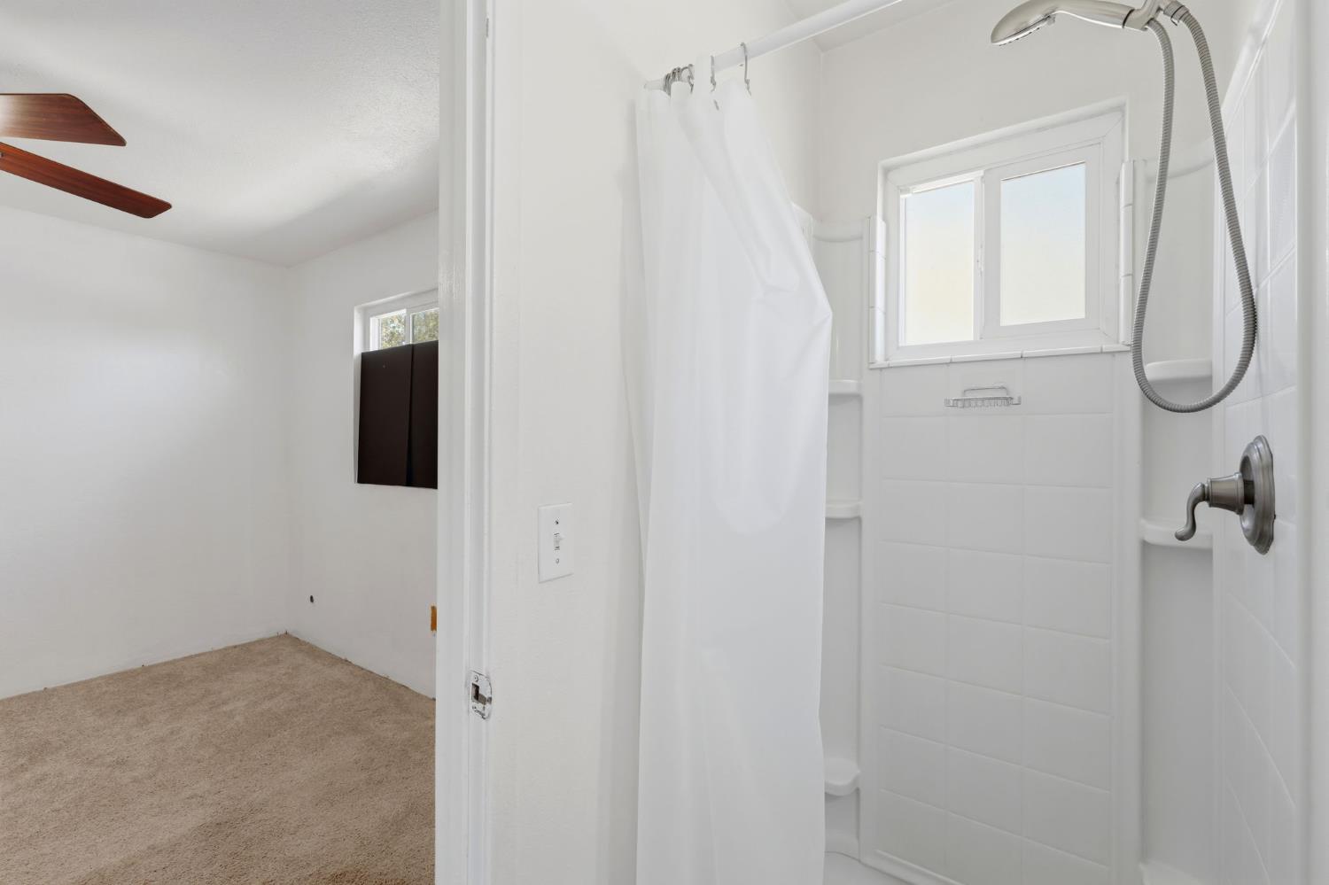 10856 Malta St, Hanford, CA 93230