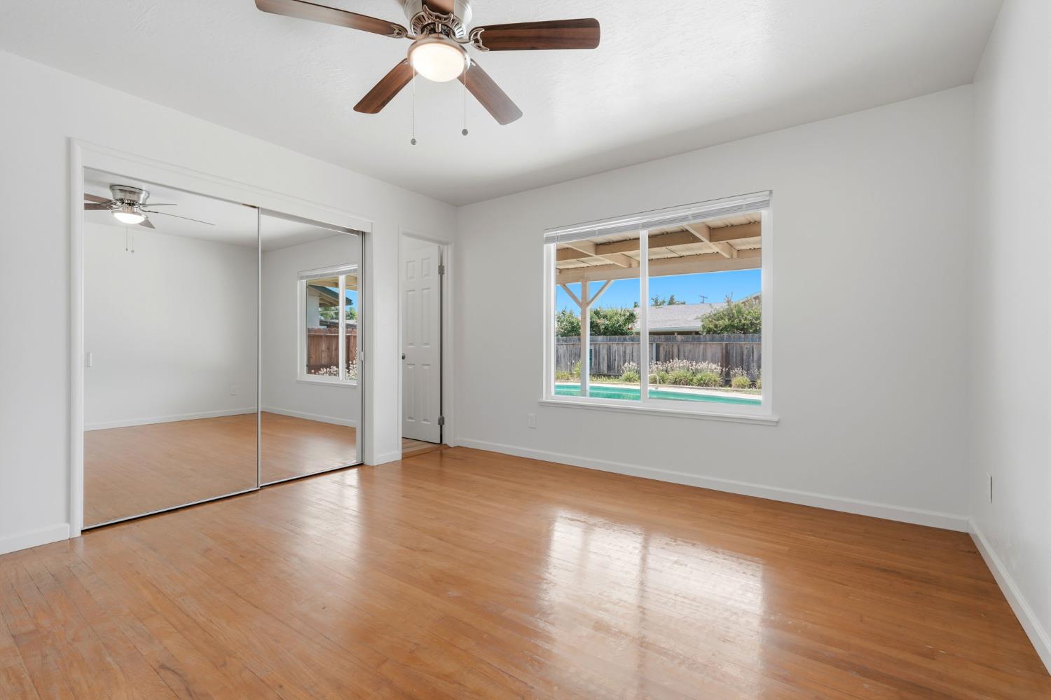 335 E Sycamore Dr, Hanford, CA 93230