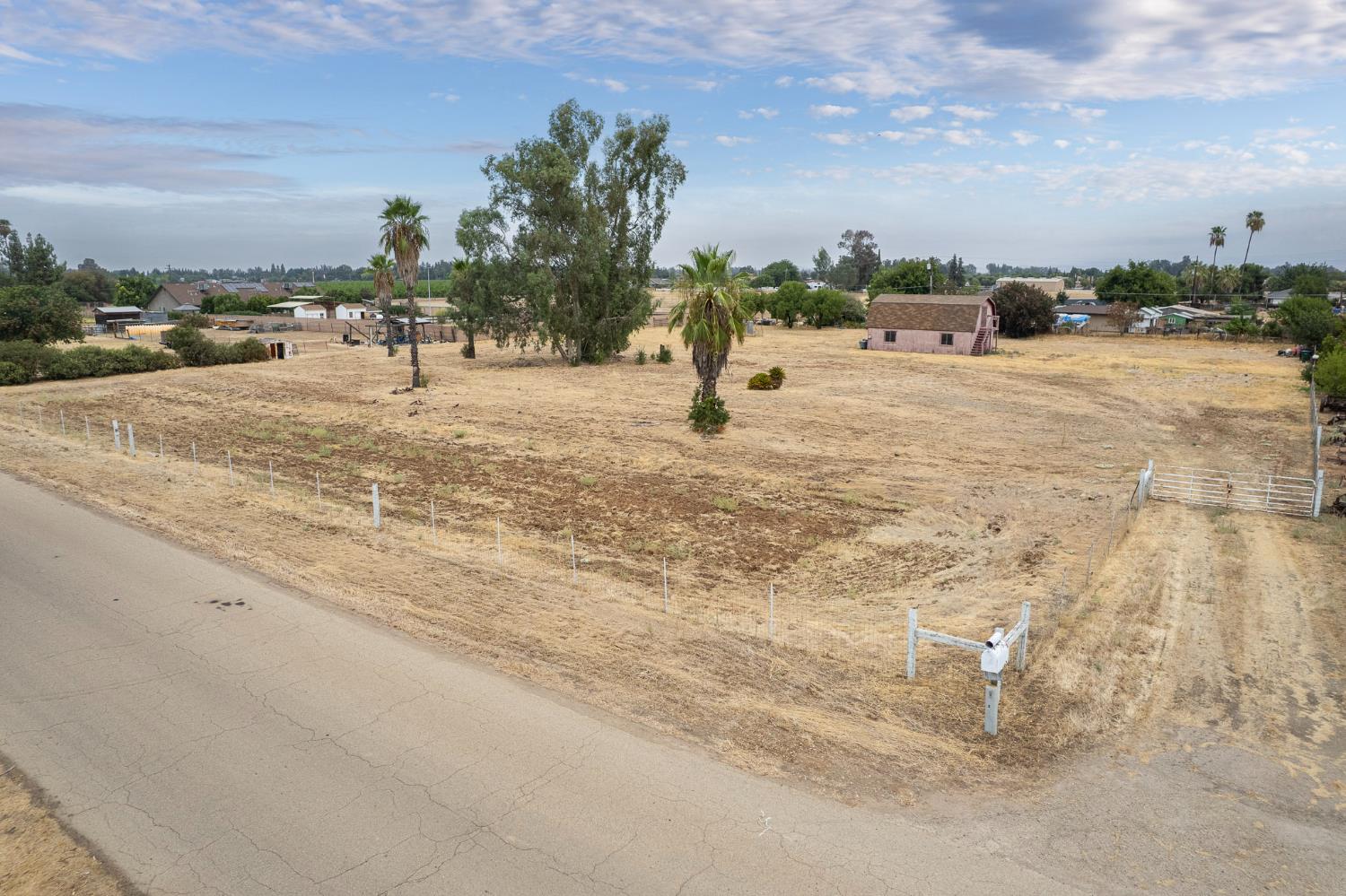 12602 E Robinson Ave, Sanger, CA 93657