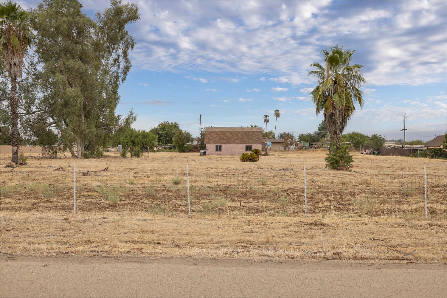 12602 E Robinson Ave, Sanger, CA 93657