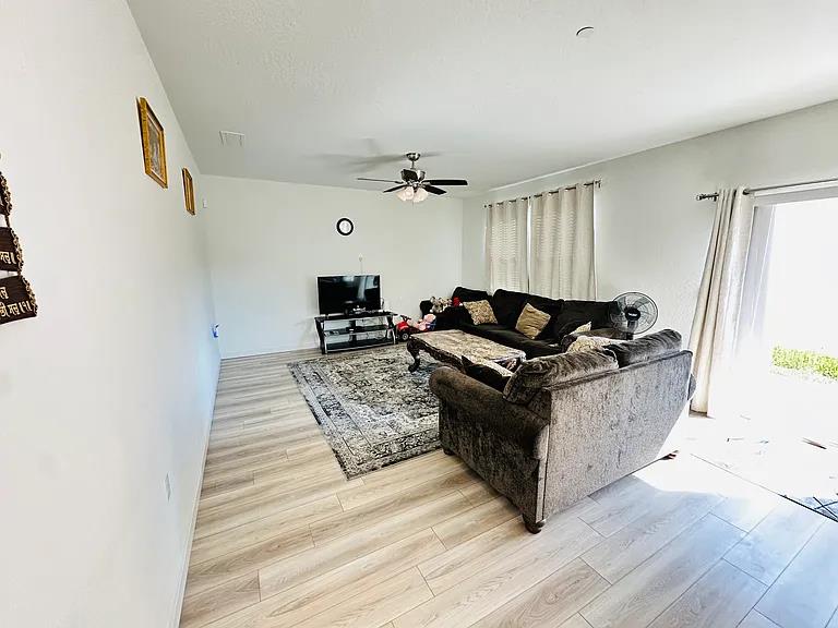 6317 W Willis Ave, Fresno, CA 93723