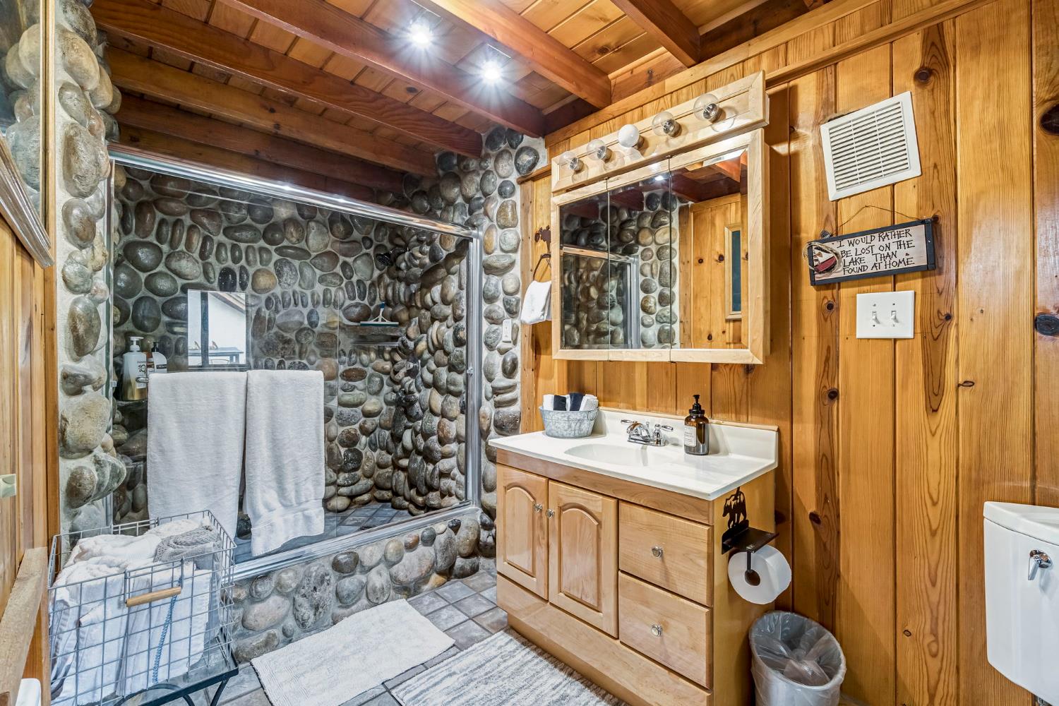 42699 Whittenburg Rd, Oakhurst, CA 93644