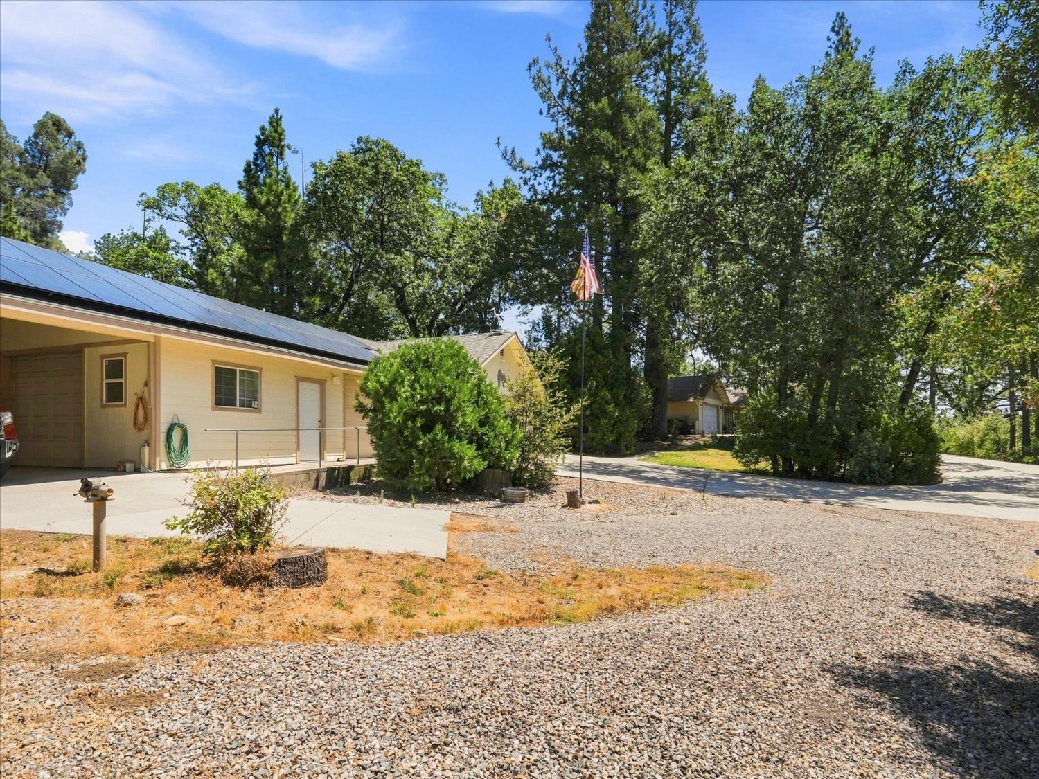 52891 Arbor Ln, Oakhurst, CA 93644