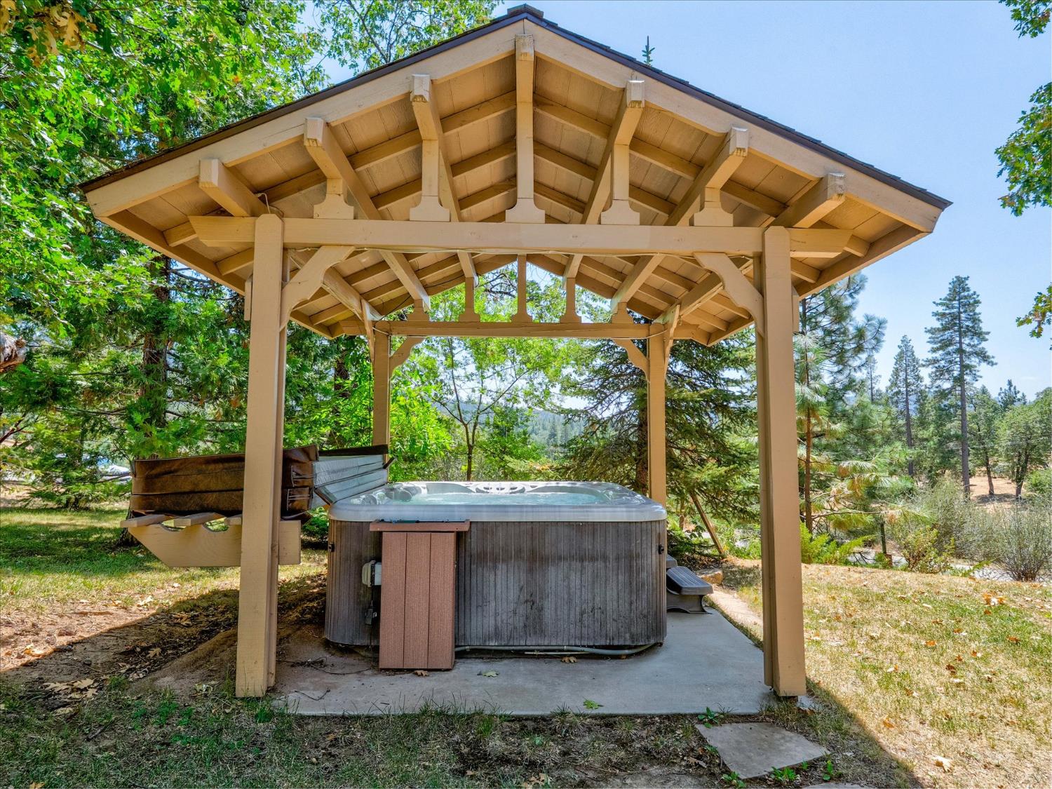 52891 Arbor Ln, Oakhurst, CA 93644