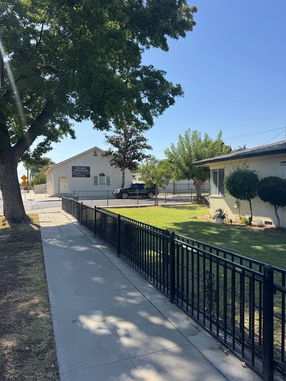 3845 E Lowe Ave, Fresno, CA 93702