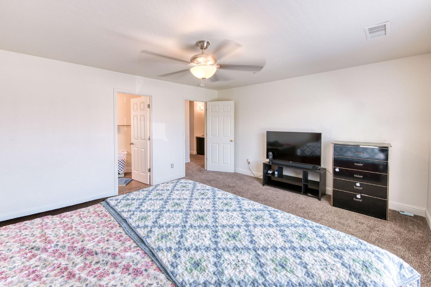1732 Cleveland St, Selma, CA 93662