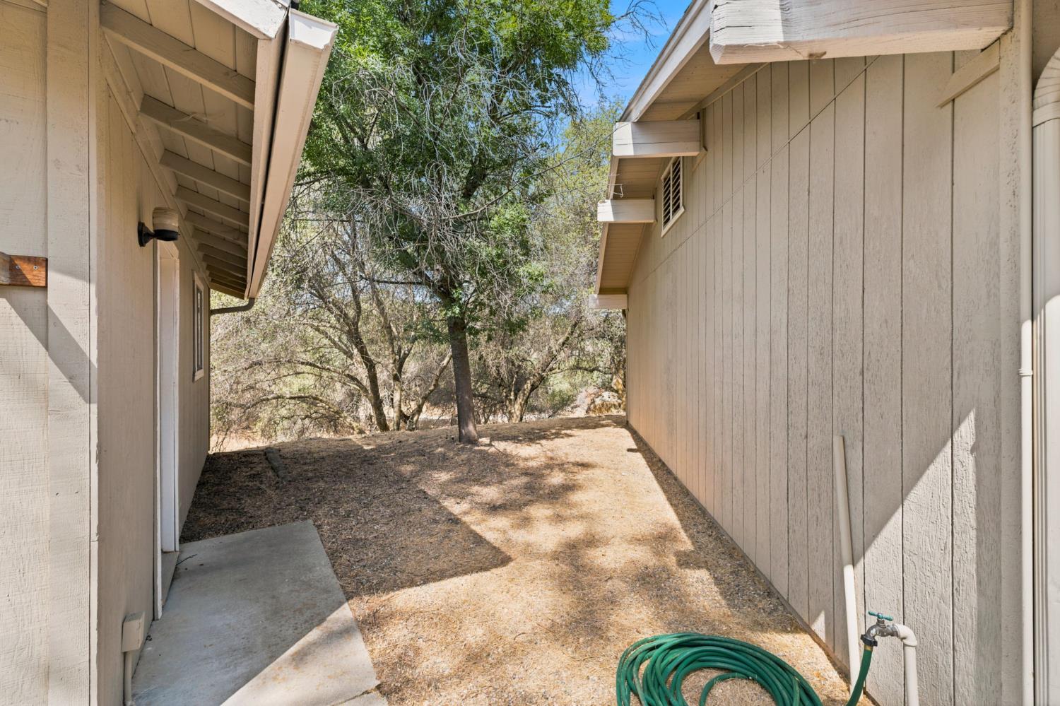 30691 Morgan Canyon Rd, Prather, CA 93651