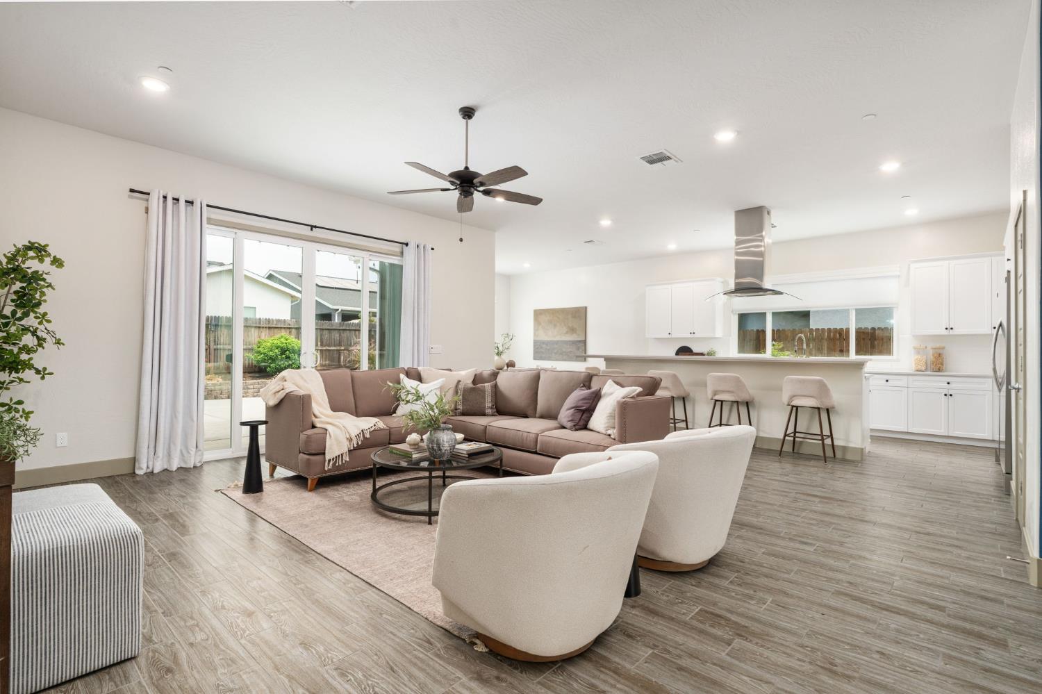 6346 E Fedora Ave, Fresno, CA 93727