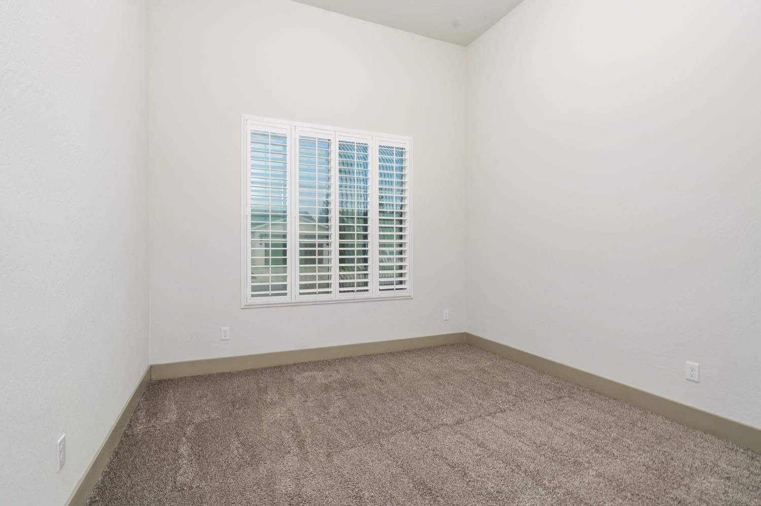 6346 E Fedora Ave, Fresno, CA 93727