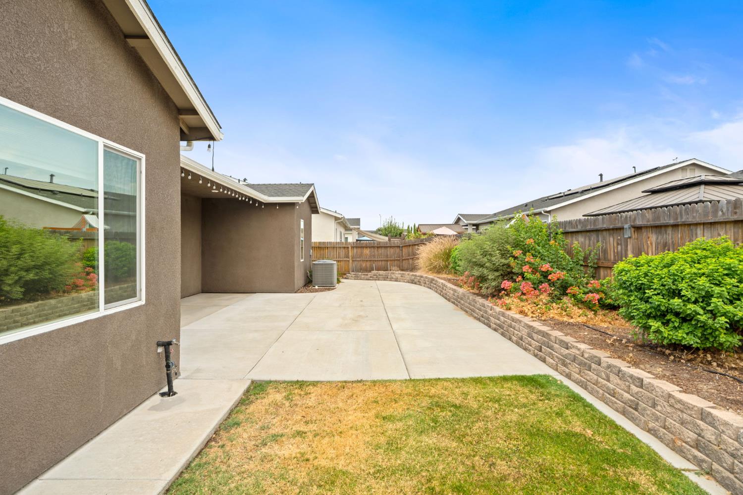 6346 E Fedora Ave, Fresno, CA 93727