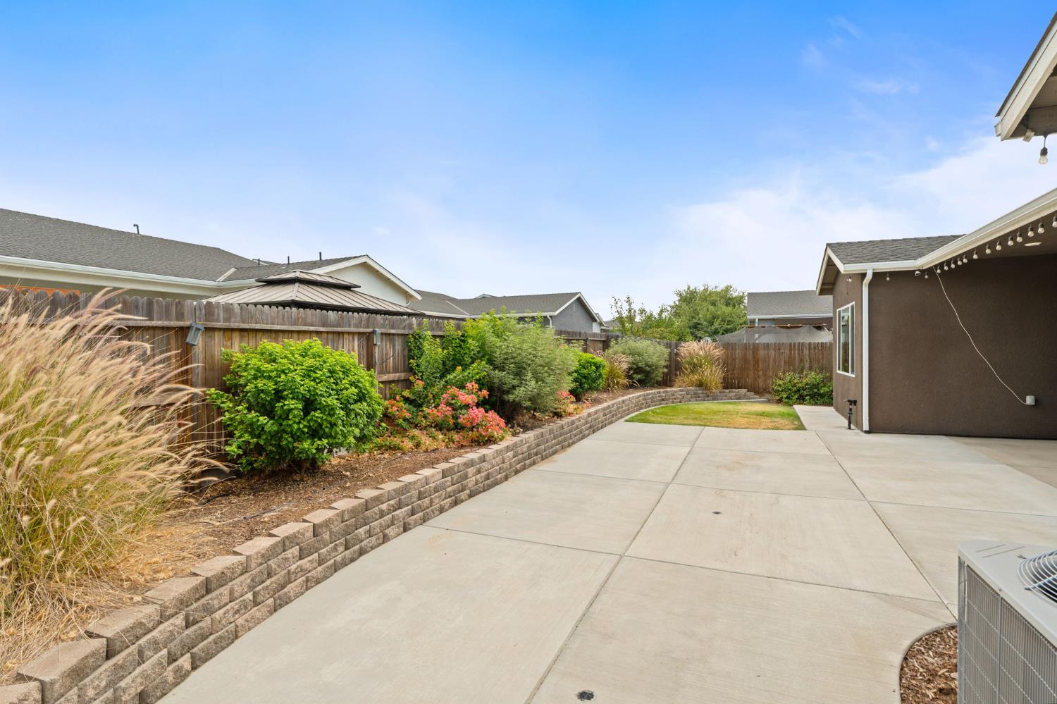 6346 E Fedora Ave, Fresno, CA 93727