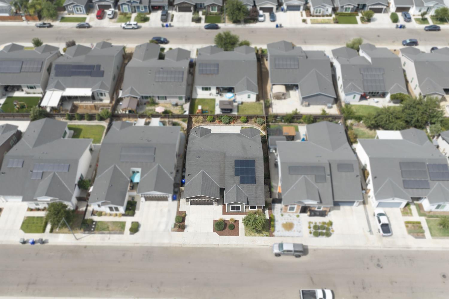 6346 E Fedora Ave, Fresno, CA 93727